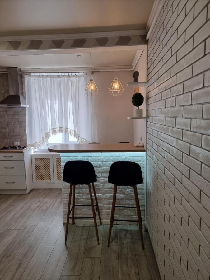Danyla Galytskogo Apartment Центр Міста, Старе Місто 5Хв Kamianets-Podilskyi Luaran gambar